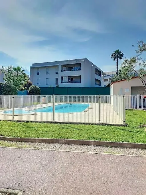 Superbe Appartement Avec Balcon- Wifi- Clim location